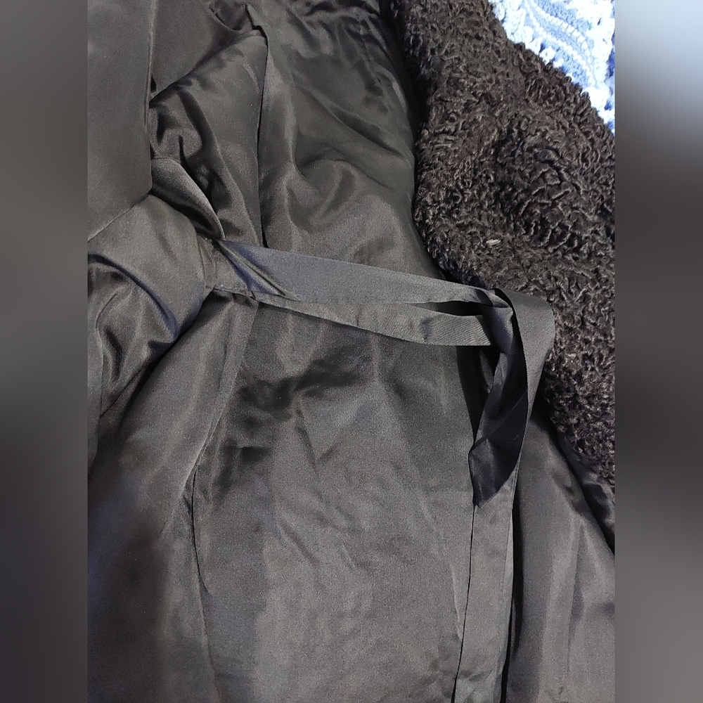 SOLD - Vintage Black Persian Fur Midi Coat - Medium - Excellent condition - Picture 10 of 10